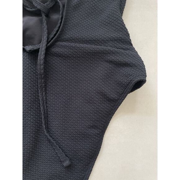 Cupshe Swim One Piece Swimsuit Halter Textured Swimwear - Picture 7 of 9